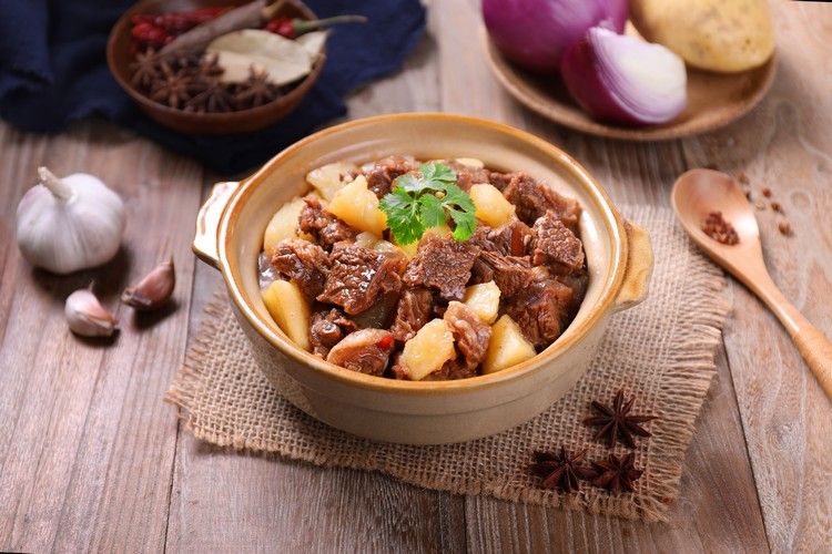 Beef Brisket and Daikon Stew