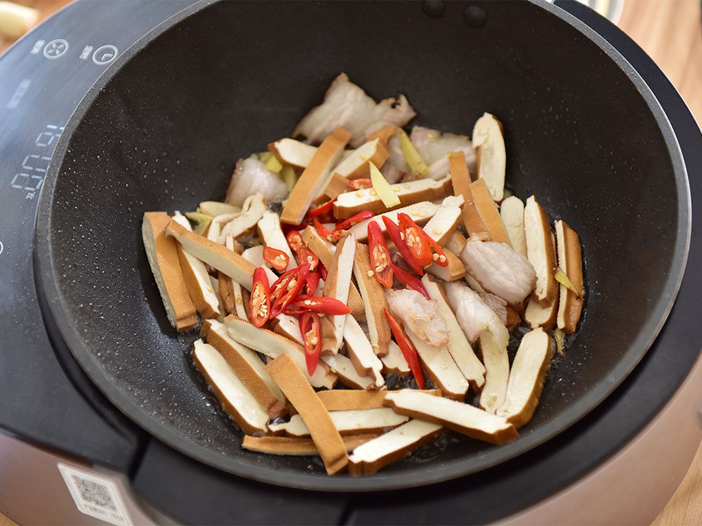 Shredded Pork with Dried Bean Curd