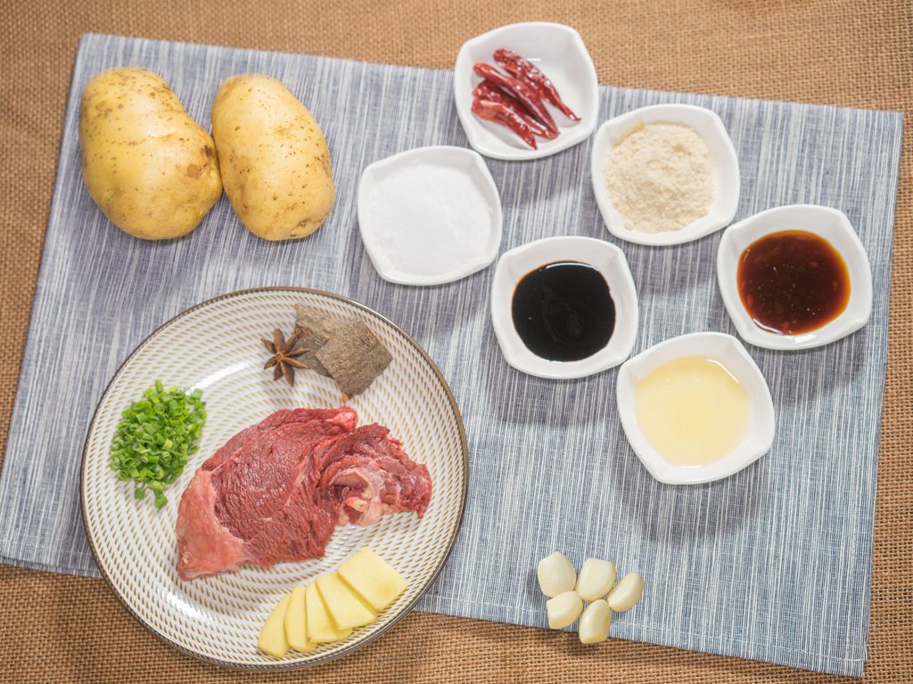 Braised Beef Brisket with Potatoes