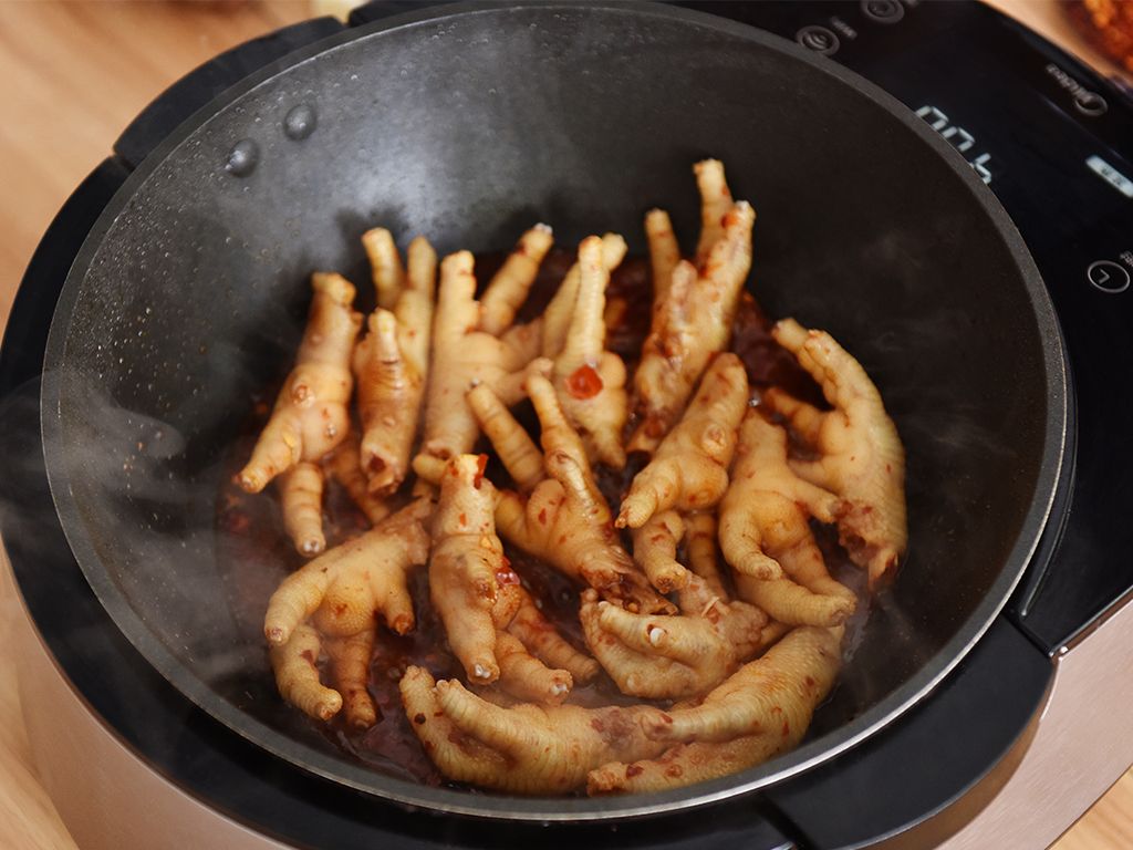 Spicy Braised Chicken Feet