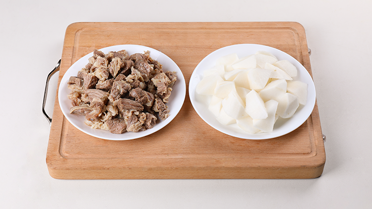 Beef Brisket and Daikon Stew