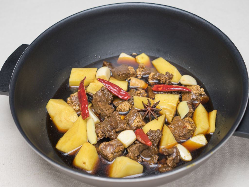 Braised Beef Brisket with Potatoes